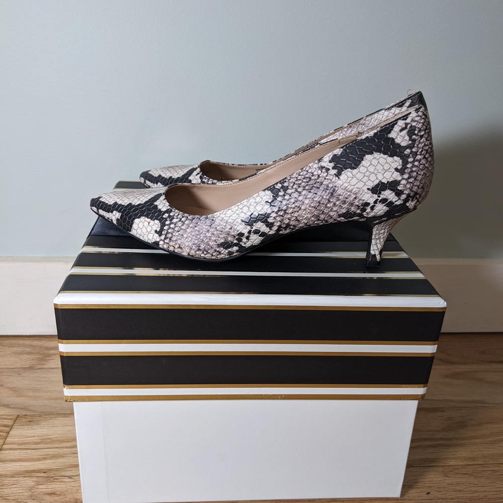 Alfani Snakeskin Pattern Kitten Heels Size 6.5